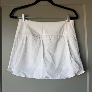 White Athleta  RUN WITH IT 14” SKORT